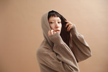 画像をギャラリービューアに読み込む, CANOÉ Undyed Cashmere Knit : Hooded cardigan