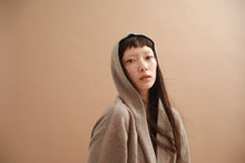 画像をギャラリービューアに読み込む, CANOÉ Undyed Cashmere Knit : Hooded cardigan