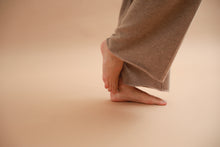 画像をギャラリービューアに読み込む, CANOÉ Undyed Cashmere Knit : Wide pants