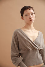 画像をギャラリービューアに読み込む, CANOÉ Undyed Cashmere Knit : Long sleeve v-neck