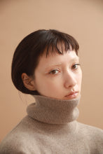 画像をギャラリービューアに読み込む, CANOÉ Undyed Cashmere Knit : Turtleneck