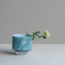 画像をギャラリービューアに読み込む, Henry Dean Flower Vase V.Akiko S : AJOITE