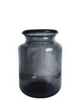 Load image into Gallery viewer, Henry Dean Flower Vase V. Bern : H16 : SMOKE
