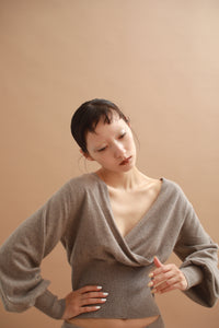 CANOÉ Undyed Cashmere Knit : Long sleeve v-neck