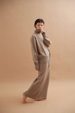 Load image into Gallery viewer, CANOÉ Undyed Cashmere Knit : Turtleneck
