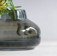 画像をギャラリービューアに読み込む, Henry Dean Flower Vase V.Femeia XS  : SMOKE
