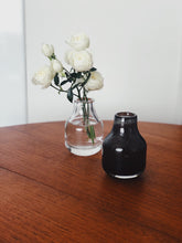 Load image into Gallery viewer, Henry Dean Flower Vase V.Barbat XS : SMOKE
