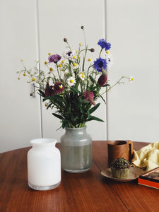 Henry Dean Flower Vase V. Bern : H14.5 : WHITE