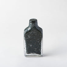 Load image into Gallery viewer, Henry Dean Flower Vase V.Bottle S : GRAYMETALLIC
