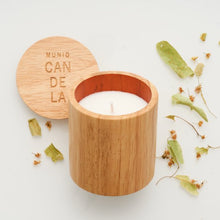 Load image into Gallery viewer, MUNIO CANDELA : Soy Wax Candle : Black : Wood Linden
